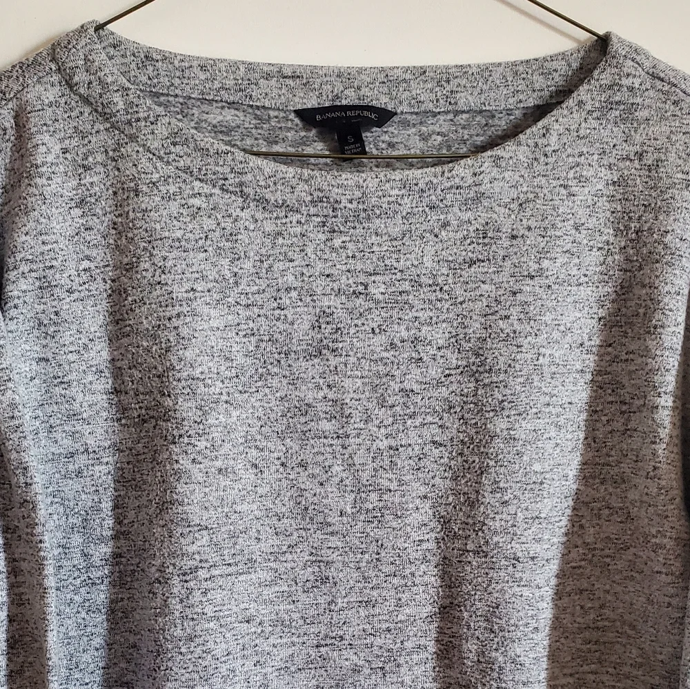 BANANA REPUBLIC SWEATER